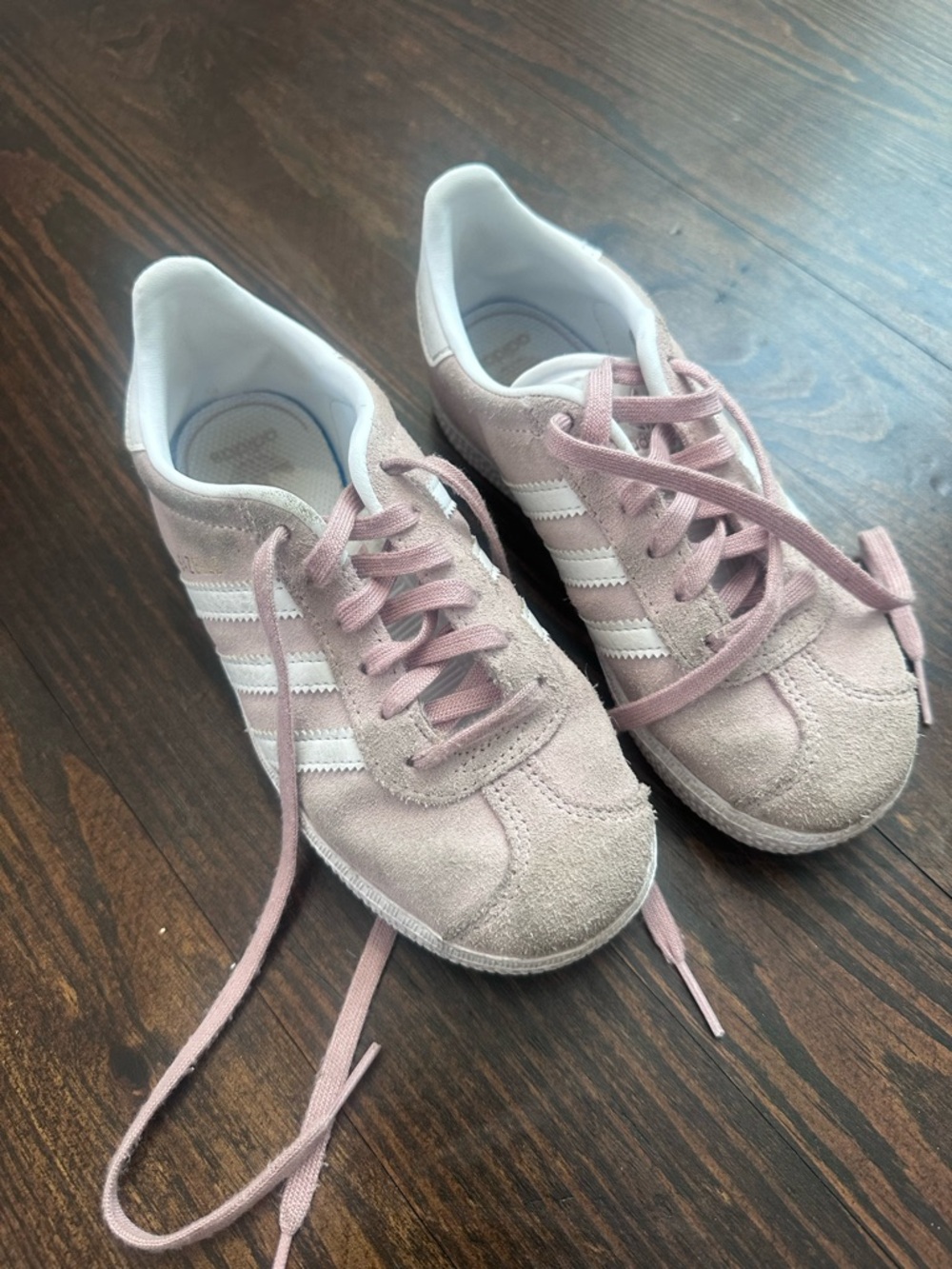 adidas gazelle- kids sneakers in Dusty Pink with White Stripes